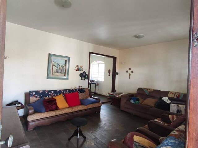 Casa para Venda em Contagem - 3