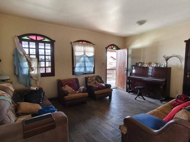 Casa para Venda em Contagem - 2