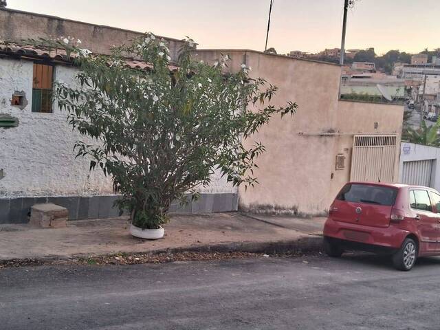 #488 - Casa para Venda em Ribeirão das Neves - MG
